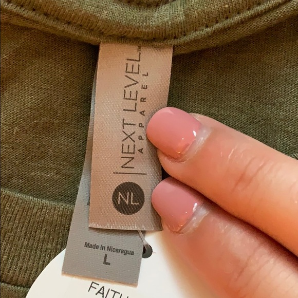 NWT Green Graphic T - Picture 3 of 5